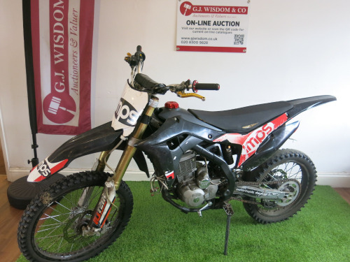 10 Ten 250cc 4 Stroke Dirt Bike, Model RX250 with Key.