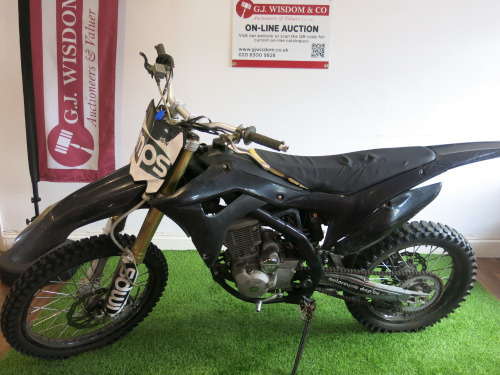 10 Ten 250cc 4 Stroke Dirt Bike, Model RX250 with Key.