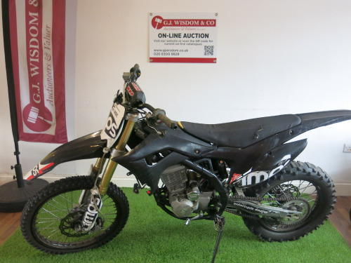 10 Ten 250cc 4 Stroke Dirt Bike, Model RX250 with Key.