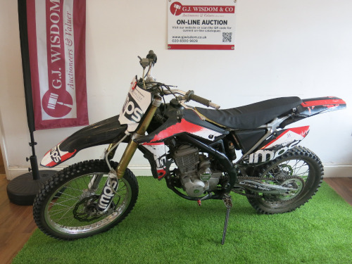 10 Ten 250cc 4 Stroke Dirt Bike, Model RX250 with Key.