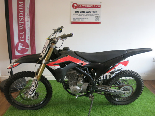 10 Ten 250cc 4 Stroke Dirt Bike, Model RX250 with Key.