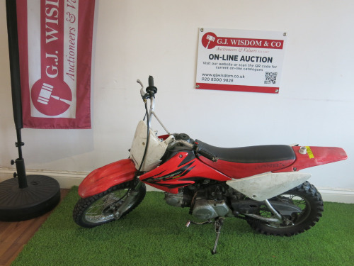 Honda CRF70F 4 Stroke Dirt Bike with Key.