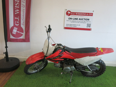 Honda CRF70F 4 Stroke Dirt Bike with Key.