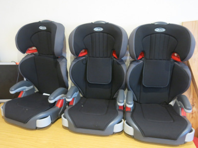 3 x Graco Children's Car Seats. Weight Capacity 15-36KG.