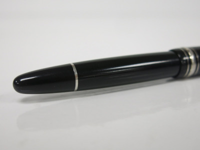MONTBLANC Meisterstuck Pix Silver Trim Rollerball Pen with Lid. S/N MU1323496.