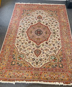 Persian Fine Tabriz Rug. Size 285cm x 203cm. Purchased in Florida in 1996. NOTE: Appears in very good condition, with stain (As Pictured)