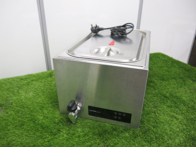 Sousvide 28 Lt Water Bath, Model SVT-01002, S/N HK090421-225998-000135.