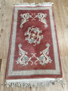 Chinese Oriental Dragon Motif Rug. Size 160cm x 90cm.