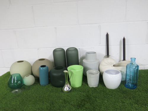 16 x Items of Assorted Ornaments & Vases.