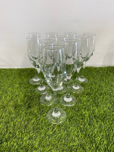 40 x Champagne Flutes.