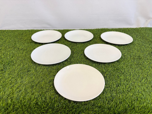 Approx. 400 x Restaurant/Caf&eacute; White Plates, Size 22cm. NOTE: you will need crates
