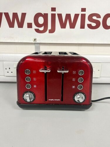 Morphy Richards, Model 242004, 4 Slice Toaster in Red.