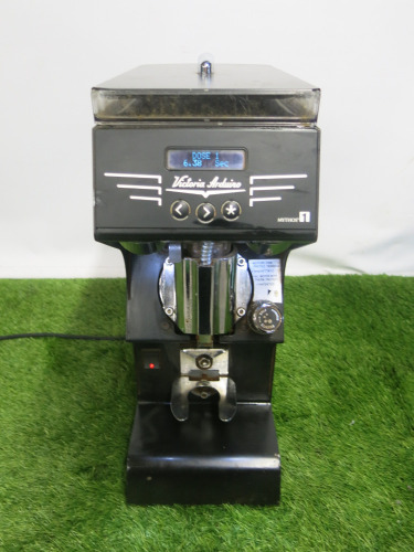 Victoria Arduino Coffee Grinder, Model Mythos 1, s/n RC0012120063634 DOM 06/2021.