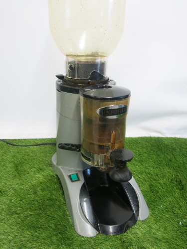 Molcunill Expobar Coffee Grinder, Model Marfil. NOTE: missing hopper lid.
