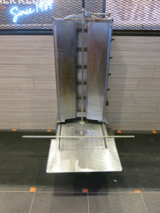 Kebab King Gas Doner Kebab Grill, Model KLG 152, DOM 08/2021.