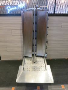 Kebab King Gas Doner Kebab Grill, Model KLG 152, DOM 08/2021.
