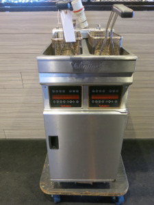 Valentine Electric Double Well Twin Basket Deep Fat Fryer, Model EVO-VC2200TP, S/N 047668, DOM 08/2021, 3 Phase. Comes with 2 Baskets.