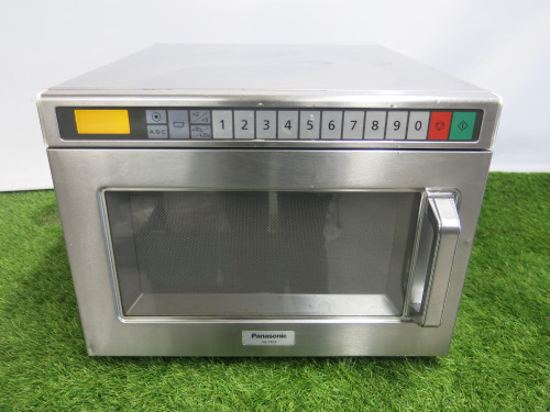 Panasonic 1800w Microwave, Model NE-1853.