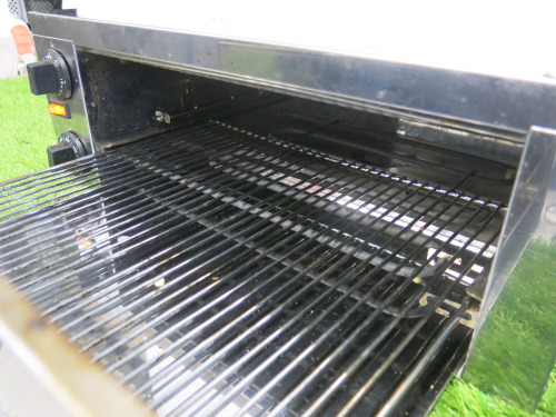 Nisbets Caterlite Countertop Pizza Oven, Model CR912, S/N 202008250152. Size H19cm, W49cm & D35cm.
