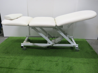 Skinmate 3 Sections Electric Treatment Couch in White, Size W210 x W70cm.