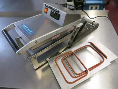 Mantle Packaging Machinery, Heated Tray Carton Sealer, Model VS300-DT, S/N 22.51.4. Comes with 3 x Formers.