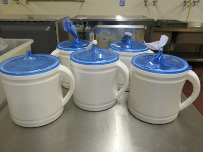 5 x Andarta Grab & Clean Tissue Dispensers.