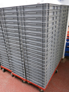 20 x Allibert 21013 Hard Plastic Trays. Size H6 x W40 x L60cm.