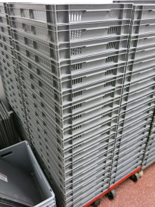 20 x Allibert 21014 Hard Plastic Drainer Trays. Size H6 x W40 x L60cm.