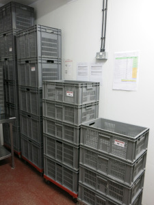 20 x Allibert 2A044 & 20086 Hard Plastic Drainer Trays. Size 11 x 40/9 x 23 x W40 x L60cm.