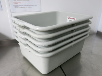 5 x Deep Light Grey Plastic Bowls. Size H13 x W40 x L50cm.