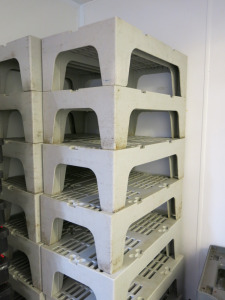 5 x Cambro Dunnage Rack. Size H30cm x W91cm x D53cm.