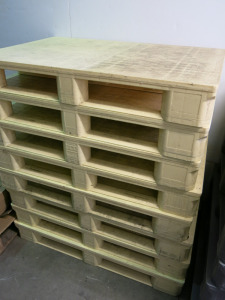 4 x Allibert Heavy Duty Plastic Pallet in Pale Yellow. Size 120 x 80cm.