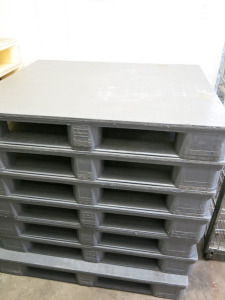 3 x Allibert Heavy Duty Plastic Pallet in Charcoal Grey. Size 120 x 100cm.