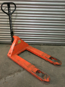 Linde 2000kg Pallet Truck in Orange.