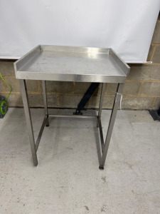 Stainless Steel Dish Washer In or Out Table. Size H95cm, W70cm & D66cm. NOTE: missing one foot.