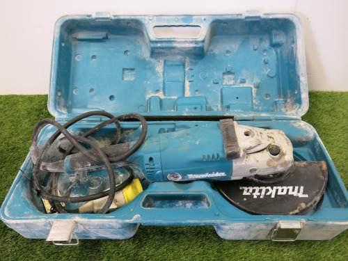 Makita GA9020 Angle Grinder, 110V, in Original Carry Case.