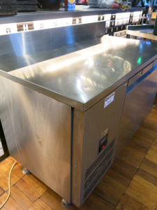 Williams 2 Drawer Underbroiler Counter, Model UBC7, S/N 825086. Size H55 x W130 x78cm.