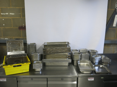 210 x Assorted Sized GN Containers & Lids to Include: 31 x 1/1 Containers & 6 Lids, 12 x 1/2 Containers & 6 Lids, 7 x 1/3 Containers, 42 x 1/6 Containers & 23 Lids & 53 x 1/9 Containers & 28 Lids.