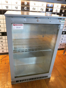 Osbourn Single Glass Door Drinks Chiller, Model 1800, S/N 212843/06/09. Size H90 x W60 x D50cm.