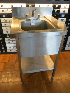 Stainless Steel Single Bowl Sink with Swan Neck Tap, Part Splash Back & Shelf Under. Size H87x W70 x D70cm.