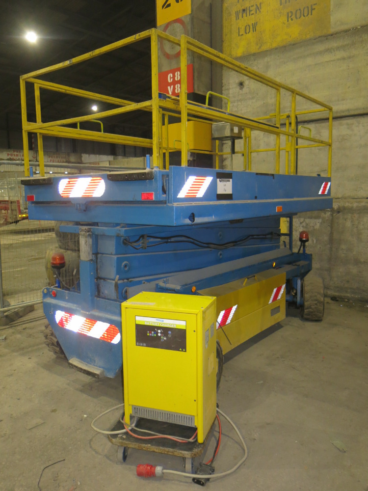 Holland Scissor Platform Lift, with Extending Working Platform (Circa ...