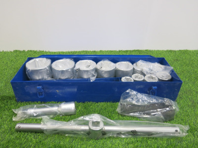 New Condor Werkzeug Industrial Quality Chrome Vanadium Steel,16 Pcs Socket Set, Hex 1" Sq Drive. Comes in Metal Container.