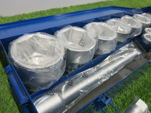New Condor Werkzeug Industrial Quality Chrome Vanadium Steel,16 Pcs Socket Set, Hex 1" Sq Drive. Comes in Metal Container.