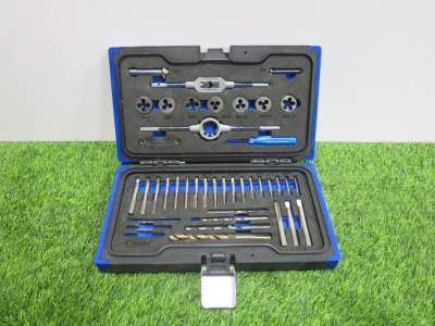 Condor Werkzeug 41 Pcs Tap & Die Set. Appears Unused. Comes in Plastic Carry Case.