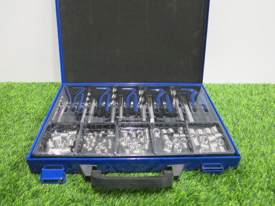 Condor Werkzeug Thread Repair Kit. Comes in Metal Carry Case.