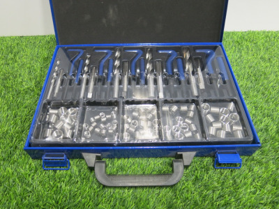 Condor Werkzeug Thread Repair Kit. Comes in Metal Carry Case.