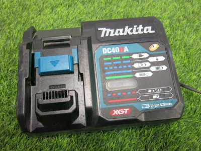 Makita XGT Fast Charger, Model DC40RA.