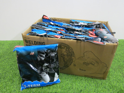 16 x US-Term Thermoactive Set of Underwear to Include: 3 x M, 12 x L & 1 x 2XL.