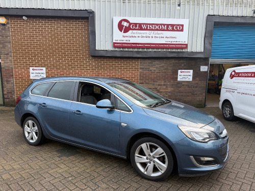 GD65 UJM: (2015) Vauxhall Astra Sri Auto Estate in Blue, Petrol, 1598cc. Current Mileage 92152, MOT to October 2026. Comes with 2 Keys & V5C - 2 Owners from New.