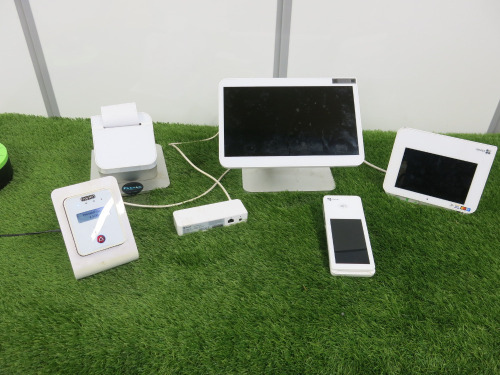 Clover Station POS System to Include; 1 x S503 Pro Display, 1 x C50S Terminal, 1 x P501 Printer & 1 x Clover Flex Point of Sale (Requires Charger). Comes with RWRD Mobile Payter. Note: Buyers will be required to register any license with the original supp